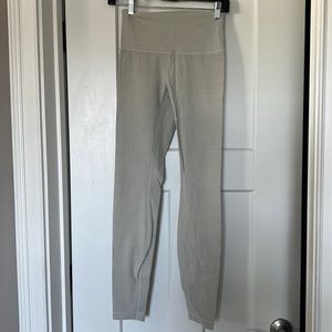 lululemon high rise light gray Wunder unders 28inch